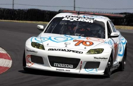 A 70-es rejtszámú Mazda RX-8-at egy 150km/h-ás tempóval történt gumifalba ütközés után kellett újjáépíteni.