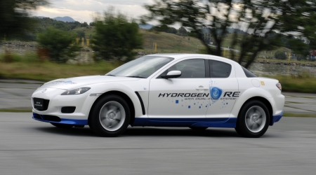 Lassan már csak kúthálózat és engedélyek függvénye, hogy beinduljon a Mazda RX-8 Hydrogen RE sorozatgyártása.