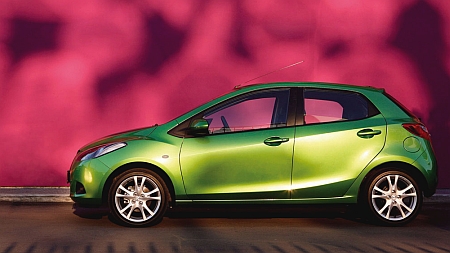 A II. generációs zoom-zoom Mazda típusok első példánya.