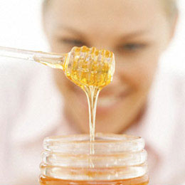 A méz egy kimondottan sűrű, olajos nyelven vastag folyadék.