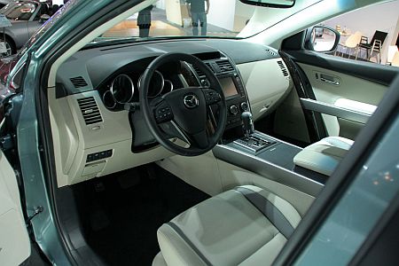 Mazda CX-9.