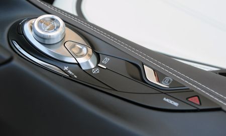 Mazda Shinari.