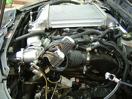 Mazda3 MPS blow off és motortartó bak beszerelés közben.