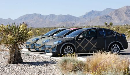 Mazda3 -asok a sivatagban.