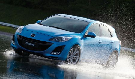 Kategóriája egyik legjobb kezelhetőségét nyújtja az új Mazda3.