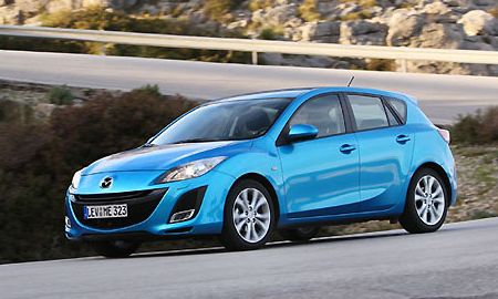 Rendkívül stabilan fekszi az utat az új Mazda3.