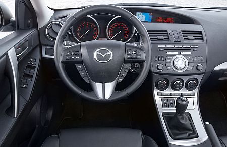 Mazda3 műszerfal. Mazda3 műszerfal.