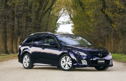 Az új Mazda6 kipufogógázai az EURO5 károsanyag kibocsájtási szabványnak is megfelelnek. Az új Mazda6 kipufogógázai az EURO5 károsanyag kibocsájtási szabványnak is megfelelnek.
