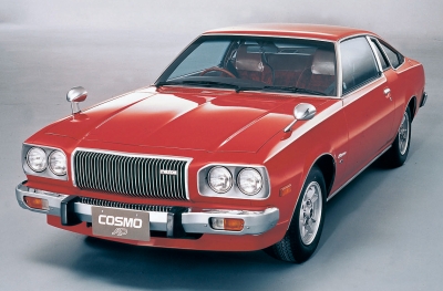 Mazda Cosmo AP. Akár féltett veterán kincsünk motorja is felfrissülhet a
                                                modern motorolajok használatától.