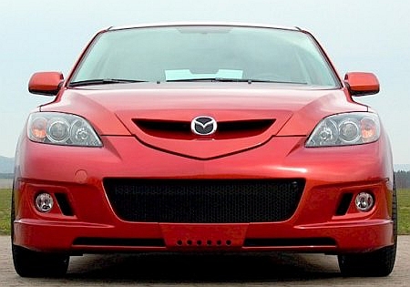 Mazda3 egy beömlő nyílásos CHRDE hűtőrács, normál lökhárítóhoz is:52070,-Ft (fényezés nélkül). A fényezés:18000,-Ft 