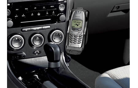 Mazda6 - telefontartó bőrbevonatú alapkonzol: 23866,-Ft