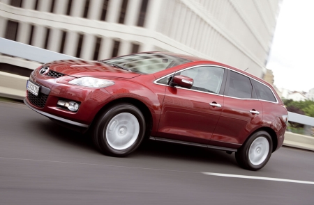 A 2.3 literes 260 lóerős MZR DISI erőforrás a Mazda CX-7 hajtásláncával és felfüggesztésével stresszmentes utazást biztosít bármilyen körülmények között A 2.3 literes 260 lóerős MZR DISI erőforrás a Mazda CX-7 hajtásláncával és felfüggesztésével stresszmentes utazást biztosít bármilyen körülmények között