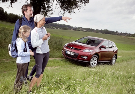 A Mazda CX-7 kellemes társ a hétköznapokon, de a hétvégéken vagy a szabadság idején is aktív társunk lehet. A Mazda CX-7 kellemes társ a hétköznapokon, de a hétvégéken vagy a szabadság idején is aktív társunk lehet.