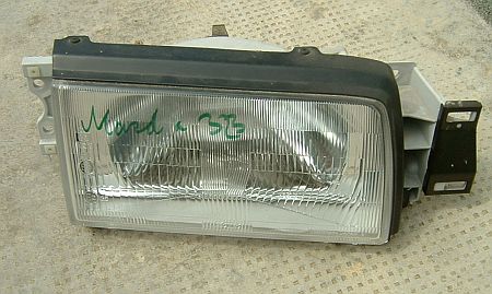 Mazda 323 1991-1993 jobb első fényszóró. Mazda 323 1991-1993 jobb első fényszóró.