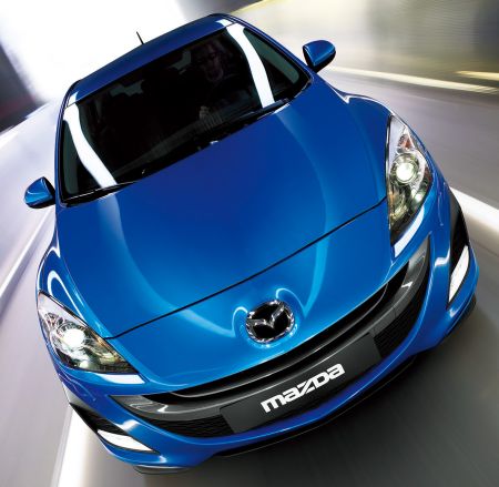Ötajtós Mazda3.