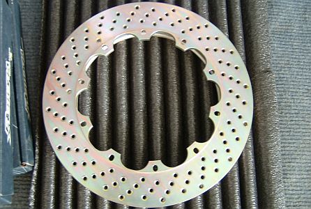 Brembo Racing 355 mm-es féktárcsák. Brembo Racing 355 mm-es féktárcsák.