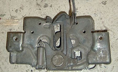 Mazda6 2002-2007 motorháztető zár. Mazda6 2002-2007 motorháztető zár.