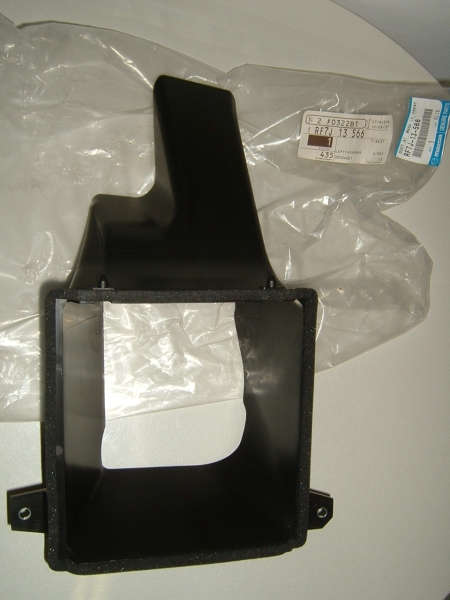 Mazda6 2002-2007 töltőlevegő hűtő (intercooler) légterelő burkolat. Mazda6 2002-2007 töltőlevegő hűtő (intercooler) légterelő burkolat.