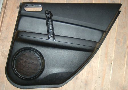 Mazda6 GTA 2007-től jobb hátsó ajtóborítás fekete bőrrel. Mazda6 GTA 2007-től jobb hátsó ajtóborítás fekete bőrrel.