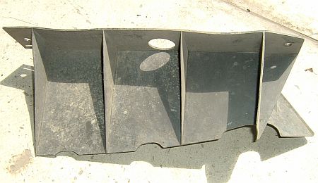 Mazda6 2002-2007 homlokfal előtti jobb oldali légterelő. Mazda6 2002-2007 homlokfal előtti jobb oldali légterelő.