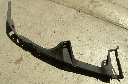 Mazda6 2002-2007 jobb első lökhárító illesztő (lámpa alatt). Mazda6 2002-2007 jobb első lökhárító illesztő (lámpa alatt).