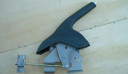 Mazda6 2002-2008 bőrözött markolatú kézifék kar. Mazda6 2002-2008 bőrözött markolatú kézifék kar.