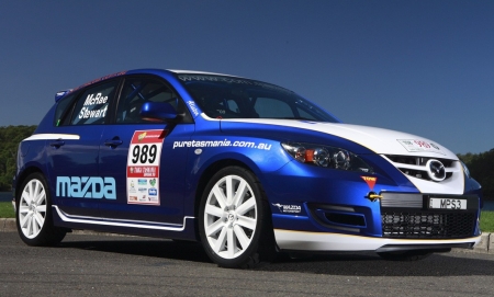 Nagy nevek, komoly autó. Alister McRae, Rick Bates, Mazda3 MPS. Nagy nevek, komoly autó. Alister McRae, Rick Bates, Mazda3 MPS.