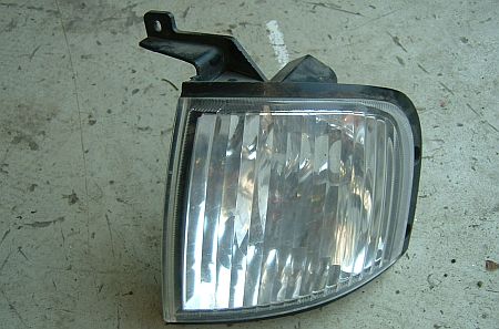 Mazda B2500 bal első index. Mazda B2500 bal első index.
