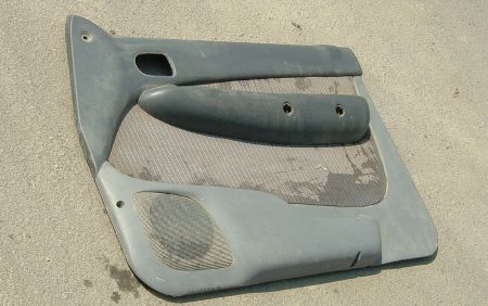 Mazda B2500 jobb első belső ajtóburkolat.