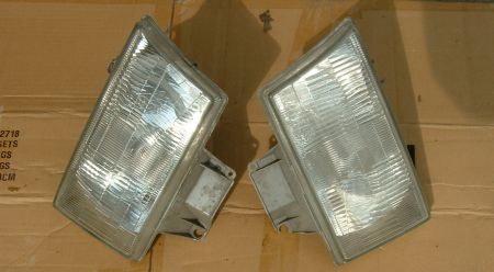 Mazda B2500 1999-2002 első fényszórók. Mazda B2500 1999-2002 első fényszórók.