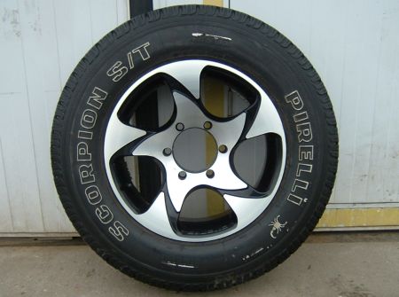 Mazda B2500 alufelni, jó állapotú gumiabroncsokkal, vagy anélkül.