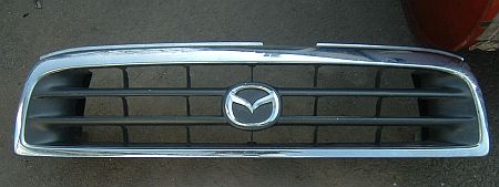 Mazda B2500 1999-től hűtőrács. 
