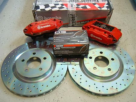 Mazda3 négydugattyús Brembo HP GT nagyteljesítményű fékrendszer 330 mm-es féktárcsákkal. Mazda3 négydugattyús Brembo HP GT nagyteljesítményű fékrendszer 330 mm-es féktárcsákkal.