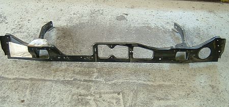 Mazda E2200 1999-től első keresztartó elem. Mazda E2200 1999-től első keresztartó elem.
