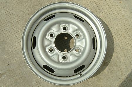 Mazda E2200 Zárt kivitel, 14x5 collos acélfelni. Mazda E2200 Zárt kivitel, 14x5 collos acélfelni.