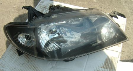 Mazda 323 2000-2002 jobb első lámpatest. Mazda 323 2000-2002 jobb első lámpatest.