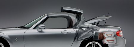 A Mazda MX-5 Kupé elektromos keményteteje. A Mazda MX-5 Kupé elektromos keményteteje.