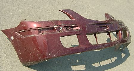 Mazda Premacy 1999-től első lökhárító.