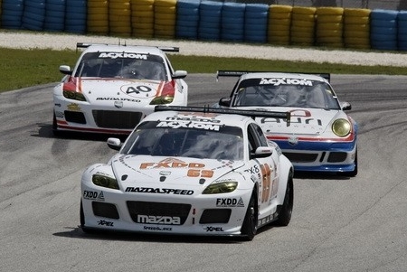 A csapat második Mazda RX-8 versenyautója.