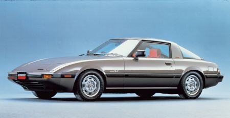 Az első generációs Mazda RX-7 turbós kivitele. Az első generációs Mazda RX-7 turbós kivitele.