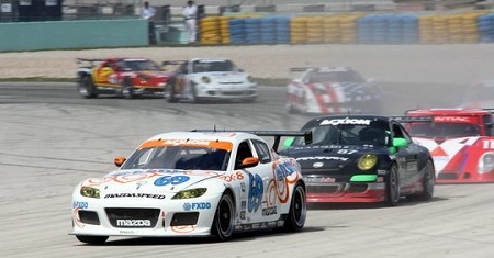 A Mazda RX-8 mögött haladó Porsche, vagy Dodge Viper motorjában nagyjából 40-nel több alkatrész dolgozik, mint a Mazda erőforrásában.
