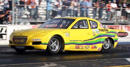 Ken Scheepers és a Mazda RX-8 dragster.