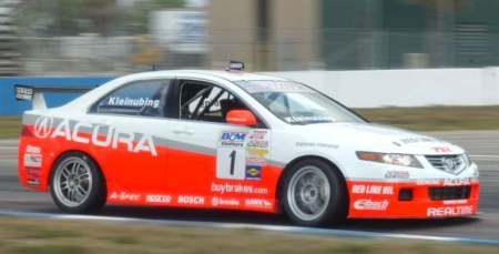 Az emlegetett Honda Accord, az USA-ban Acura TSX.