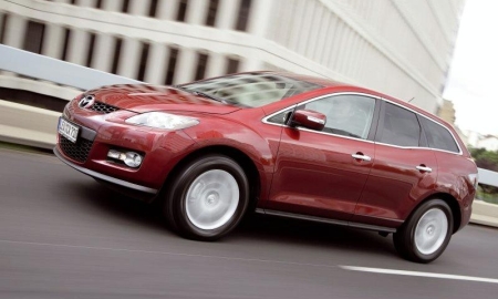 A Mazda CX-7 áramvonalas formája nagyon jó menettulajdonságokat ígér.