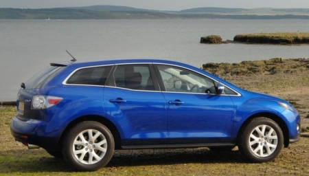 A sportos és kimagaslóan biztonságos Mazda CX-7.