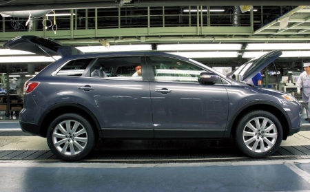 A hiroshima-i gyártósor végén egy Mazda CX-9.
