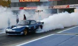 Mazda RX-7 gyorsulási autó.