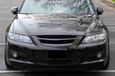 A Mazda6 MPS az emblémátalanított (szép szó) hűtőráccsal.