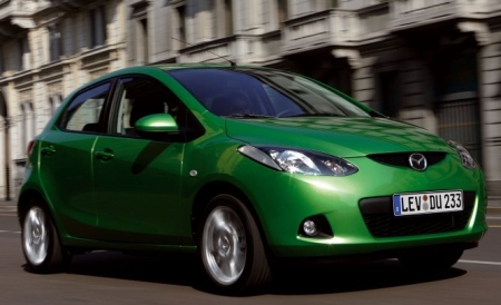 Az új Mazda2 következetes súlycsökkentéssel ért el fogyasztáscsökkentést, illetve dinamika növekedést.