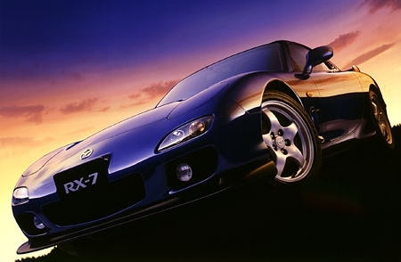 Az utolsó harcos a Mazda RX-7 generációból, immár 280 lóerővel.